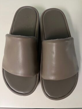 H&M Padded Slide Sandals in Taupe Gray